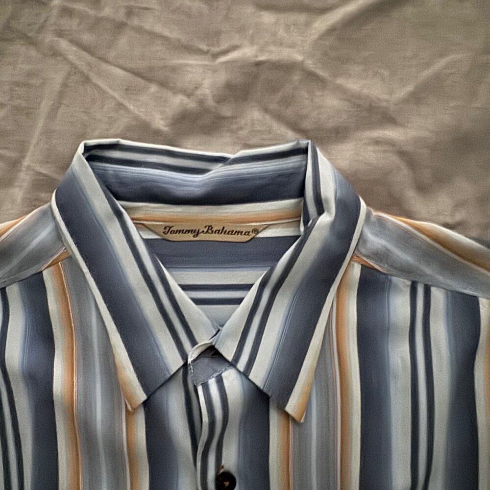 Tommy Bahama Men's Shirt - Picture 3 of 3